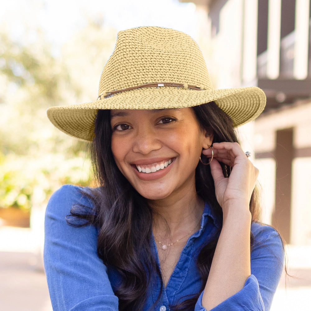 Wide brim